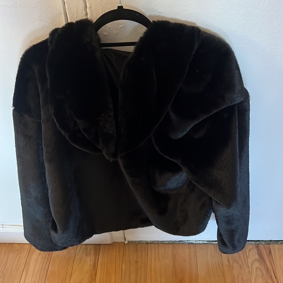 Forever 21 fur jacket - Picture 2 of 2
